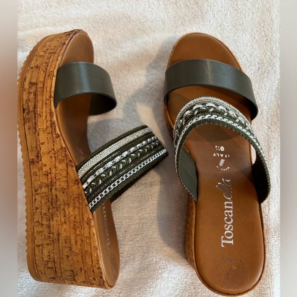 Toscanella Wedge Heels Womens 9.5 NWOT *Spot on each shoe where the tag was - Picture 5 of 10